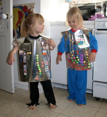 Craft Ideas Dollar Store Items on Dollar Store Crafts    Blog Archive Make Gift Bag Robot Costumes