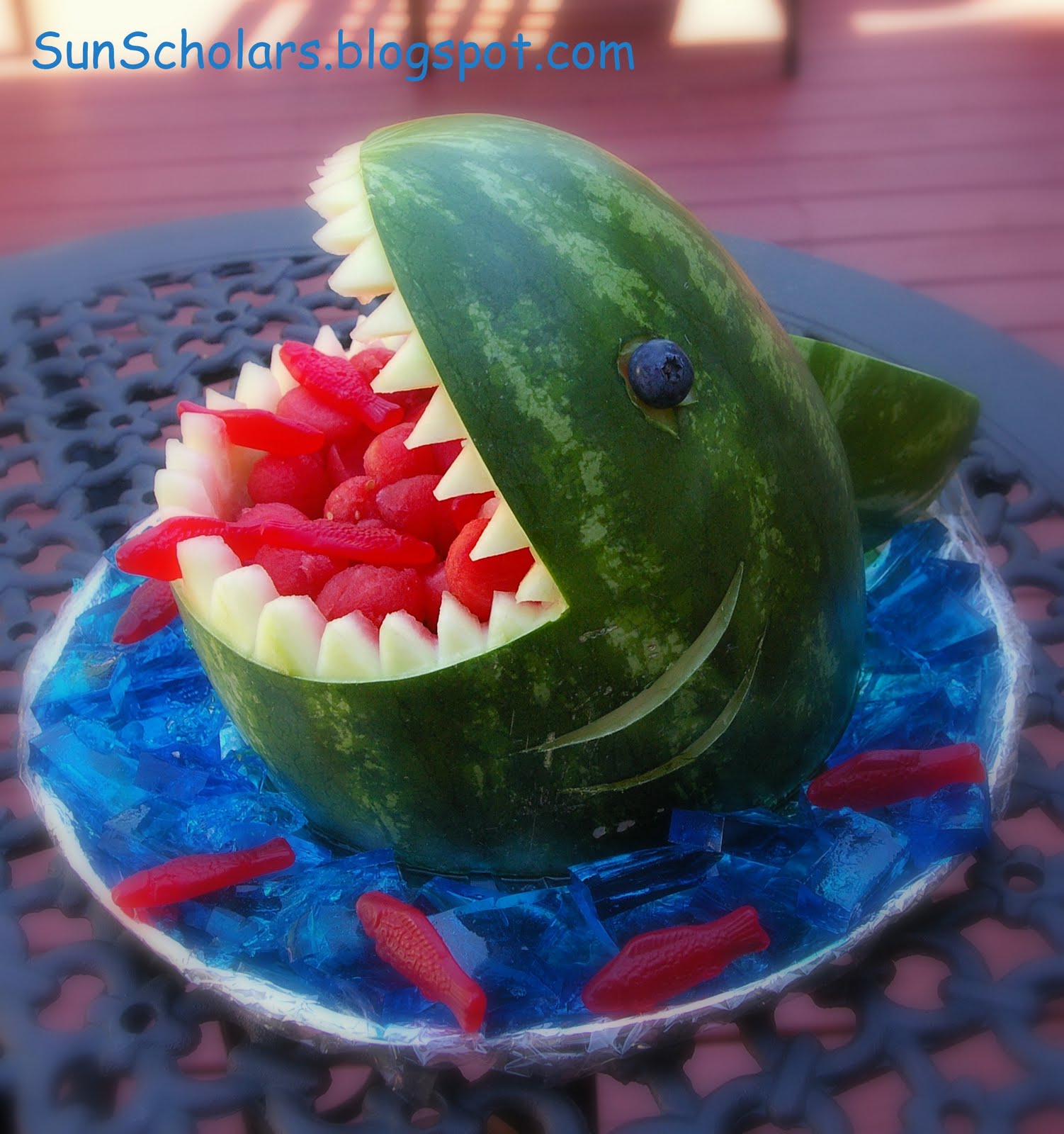 http://dollarstorecrafts.com/wp-content/uploads/2011/06/watermelon-shark-snack.jpg