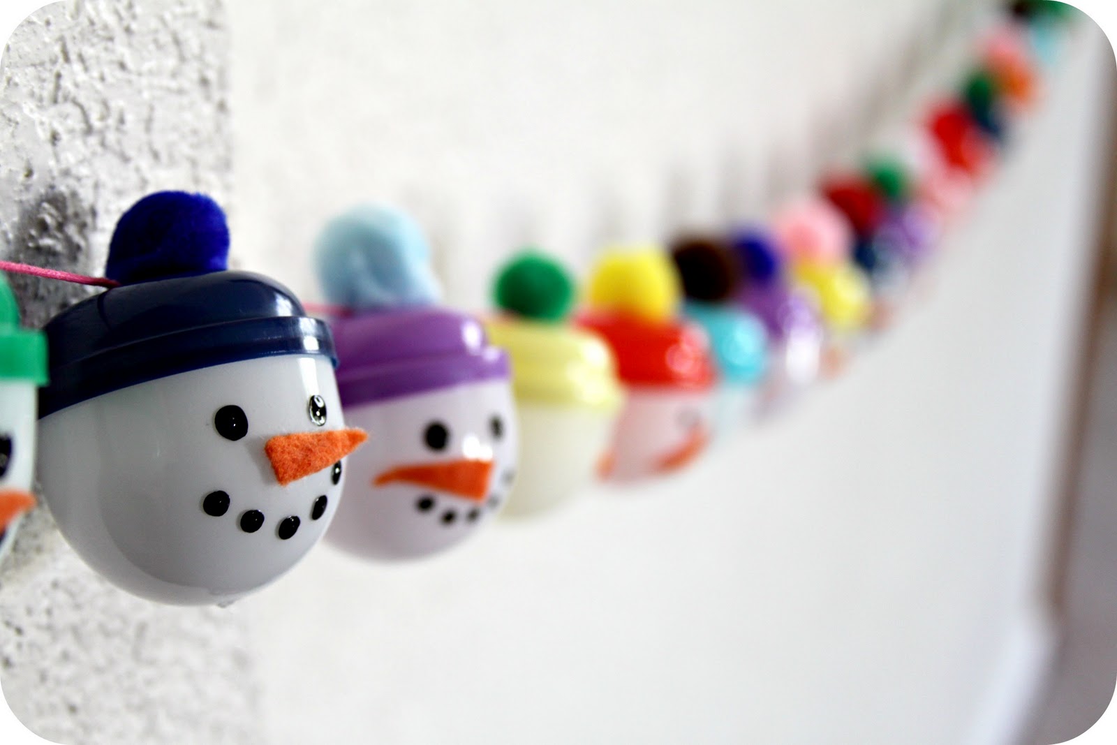 Make A Recycled Snowmen Advent Calendar Dollar Store Crafts