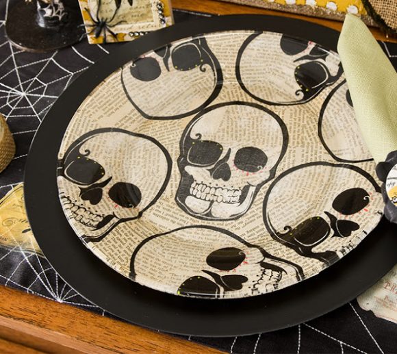 Make a Halloween skull plate using napkins