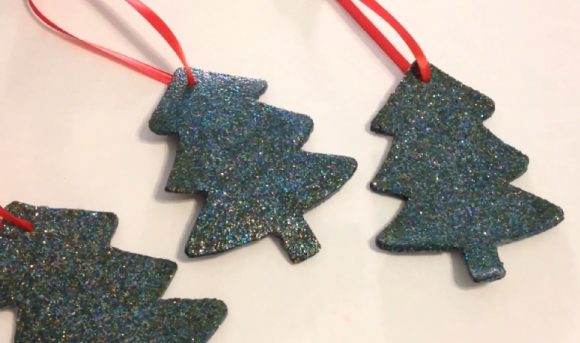 Can you guess the secret ingredient that gives these pretty cork ornaments their festive color?