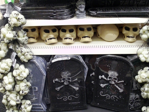 halloween display skulls