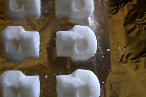 Make Edible Sugar Skulls » Dollar Store Crafts