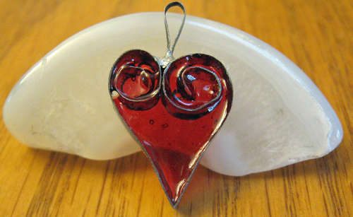 Make a Quilled Tuna Can Heart Pendant » Dollar Store Crafts