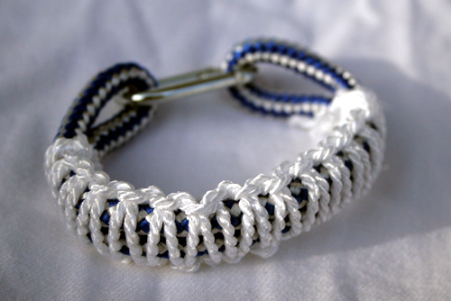 diy square knot bracelet