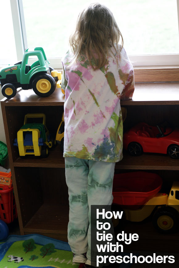 Tutorial: How to Tie Dye with Preschoolers » Dollar Store Crafts