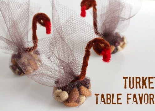 Turkey table favors for Thanksgiving (via dollarstorecrafts.com)