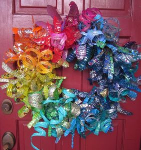recycled crafts: plastic bottle flower wreath