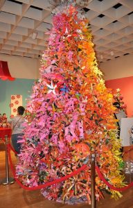 recycled crafts: plastic bottle flower christmas tree by dale wayne