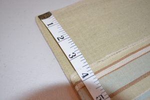 Tutorial: Placemat storage bag (via dollarstorecrafts.com)