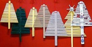 Make recycled cardbaord "wheat straw" tree ornaments