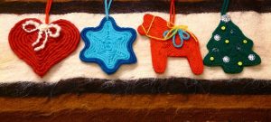 Make CoiledYarn Christmas Ornaments (via dollarstorecrafts.com)
