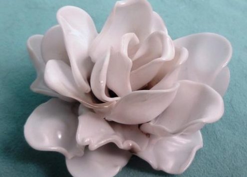 Make a plastic spoon rose (via dollarstorecrafts.com)