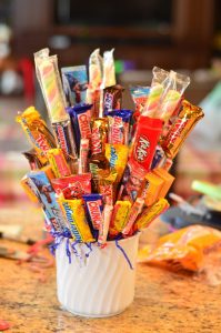 Tutorial: Candy bouquet - dollar store crafts