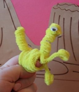 make a pipecleaner dinosaur puppet