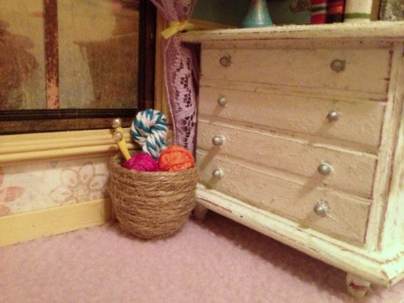 Tutorial: Miniature Dollhouse Baskets