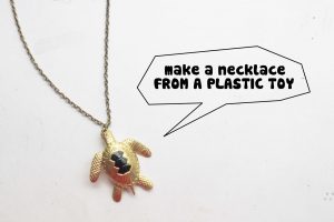 Make Plastic Toy Necklaces