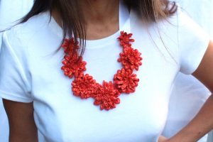 DIY flower necklace