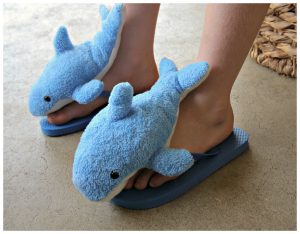 Tutorial: Shark Flip-Flops from DollarStoreCrafts.com