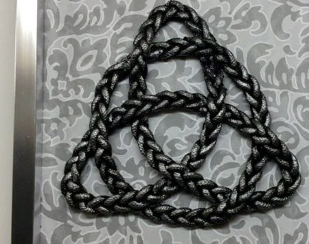 DIY Celtic Knot Art - The eye-catching, complex designs of Celtic knots are almost mesmerizing, but creating this knot art is a lot easier than you might think.
