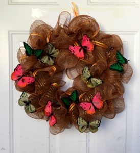 How to Make a Deco Mesh wreath - dollar store craft