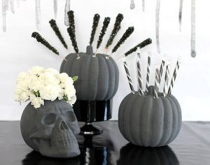 Make dollar store party decorations for halloween - dollar store crafts