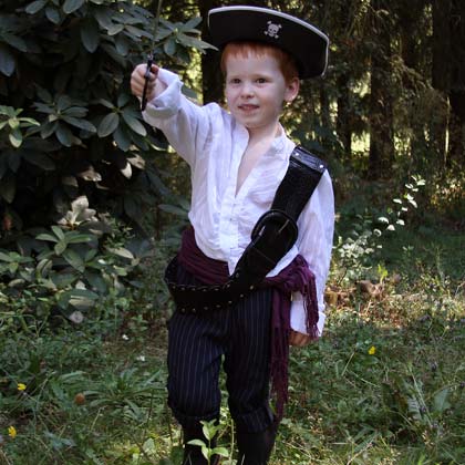 Last-minute pirate costume tips for Halloween from Dollar Store Crafts